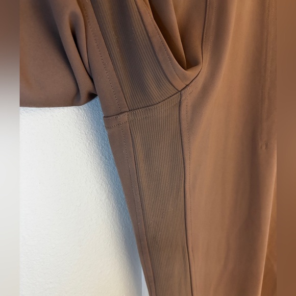 Athleta Venice High Rise Jogger in Brown, Size Large Petite, 25” Inseam #597888 - Picture 6 of 11
